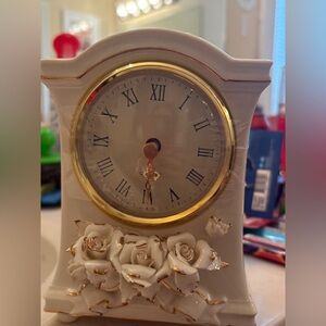 Avon China Quartz Clock gold trim NEW!